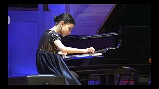 Alexandra Dovgan Brilliant Piano skills