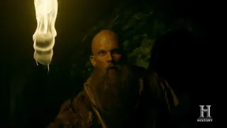 Vikings 5x19 - Floki finds a cross in the cave