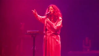 Lili Poe - Amour fragile ( Forest National )