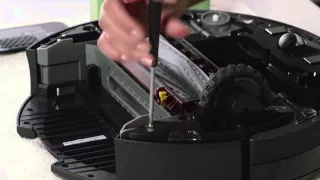 How to Replace the Cleaning Head Module | Roomba® 980 | iRobot®