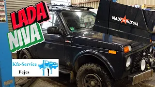 Lada Niva, Baujahr 2014 mit 34.500 km bekommt Unterbodenschutz