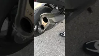 Tmax 530  akrapovic No DB killer