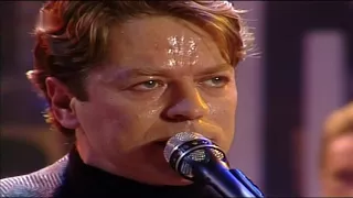 Robert Palmer - Addicted to Love 1986