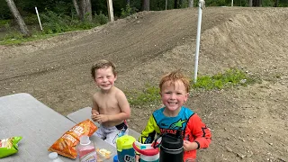 MX23 PEEWEE TRACK - 3 YEAR OLD ON THE THROTTLE