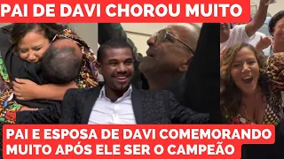 PAI DE DAVI E ESPOSA COMEMORAM MUITO APÓS DAVI SER O CAMPEÃO DO BBB24