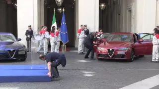 Immagini, Renzi scalda i motori della nuova Giulia