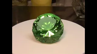 Faceting gemstones: cutting a huge gem  2