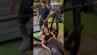 Siapa nih bantuin orang kalo ada maunya #lucu #gym #gymlife #fitness #bodybuilding #funnyvideo