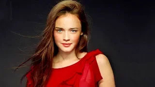 Alexis Bledel / Please Subscribe... video slide show,  1_8_2019.