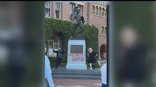 Student's mother tries to stop vandalism at USC