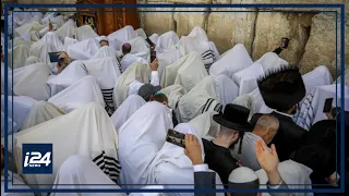 Thousands attend Priestly Blessing at Western Wall amid high tensions