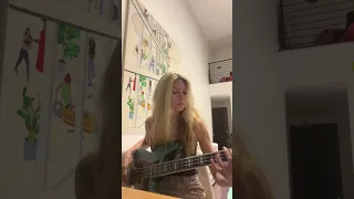 Miley Cyrus - Flowers (bass cover)