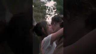 a rainy day kiss, so romantic #timotheechalamet #selenagomez #arainydayinnewyork #shorts