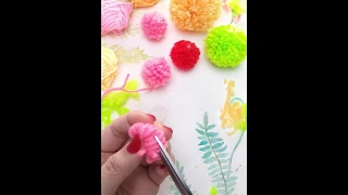 HOW TO MAKE POM POMS WITH A FORK |  DIY YARN / WOOL CRAFTS