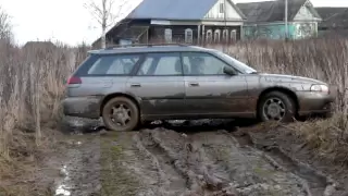 Субару в грязи (Subaru mudding)