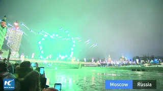 Splendid New Year fireworks light up Moscow sky