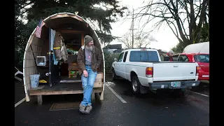 Oregon churches put up huts to help growing homeless population