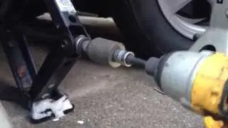 Jacking up a Car the Easy Way - Using Impact Wrench