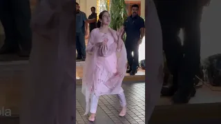 Sara Ali Khan  bby pink suit look  so cute🥰 💞#shorts#ytshorts#tvactress#fashion#suit#saraalikhan