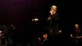 Kim Keyes makes fun of Peter Cetera