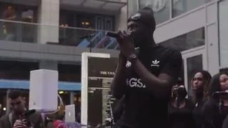 Stormzy blessing the shopping mall!!!