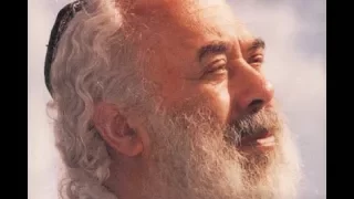 Ose Shalom - Rabbi Shlomo Carlebach - עושה שלום - רבי שלמה קרליבך