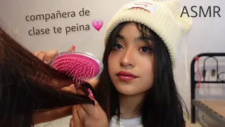 ASMR la chica de atrás juega con tu cabello en clase 🤭