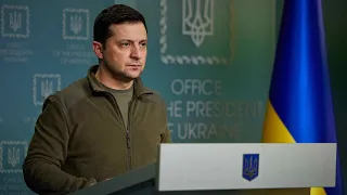 Zelensky calls for Ukrainian airspace to be closed