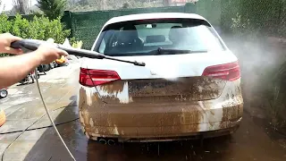 Washing dirty cars 24 hours a day !!