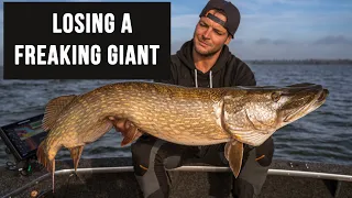 LOSING a GIGANTIC pike 😱😱😱