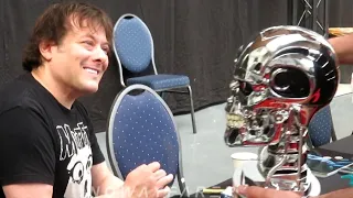 Edward FURLONG (John Connor) signing a Terminator 2 Skull 💀 w/ a 😁 @ Comic Con Brussels May 11 2024