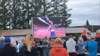 1500m OLYMPIC GOLD Jakob Ingebrigtsen on screen in front of home crowd (3:28.32)