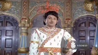 Dr Rajkumar shocking Entry at Palace | Vajramuni | Srinath | Kannada Best Scene of Mayura Movie