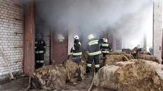 Пожар в Твери на складе льна