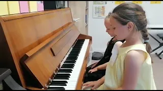 SOFT MOZART RECITAL May 2021: Annabelle, 8 yo, France, plays "Вальс собачек" в 4 руки с Василисой