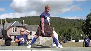 Father and son Dr Bill & Billy Crawford from USA both lift 733 lbs Scottish Dinnie Stones in 2022