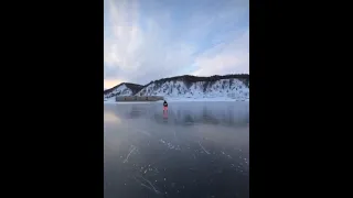 Якутск молодёжь катается на  реке Лена в кангалассах жесть