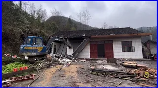 Demolish the old house to build a new, larger one, destroy the mountain to expand the garden