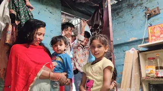 New Delhi Slum - Poor Conditions - Happy People's