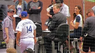 Kike Hernandez Goofing Around @Dodgers