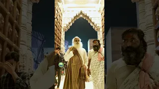 काशी में सद्‌गुरु | Sadhguru At Kashi #throwback | Sadhguru Hindi