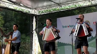 TT Wandercup Musikantentreffen in Landeck vor dem Schulareal am 23.7.2023 mit Halodris