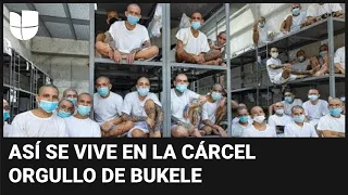 Así se vive en la cárcel orgullo de Bukele: los rapan cada cinco días y comen con las manos
