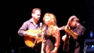 Alison Krauss - When  You Say Nothing At All (Koka Booth 8/11/11 Cary NC) Paper Airplane Tour