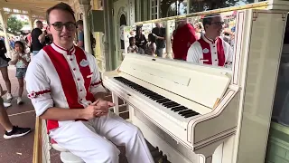 Disneys Casey’s Corner Pianist Grayson Playing Hit after hit on the summer morning in 4K