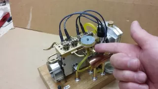 Tiny inline 4 IC Engine. Revving