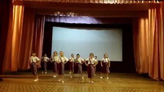 Танцевально гимнастический коллектив Факел, танец До ре ми