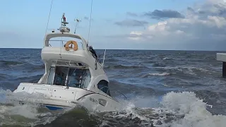 📛 ATTENTION GROSSE HOULE À CAPBRETON ENTRÉE ET SORTIE AGITÉES POUR LES BATEAUX. bigwaves 🌊🥶