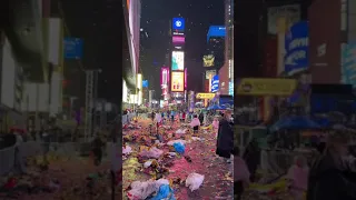 Times Square clean-up after New Year Eve. 😲 #nyc #newyork #timessquare #wtf #citylife #eastcoast