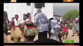 Ex President Rawlings and Wife dance Agbaja